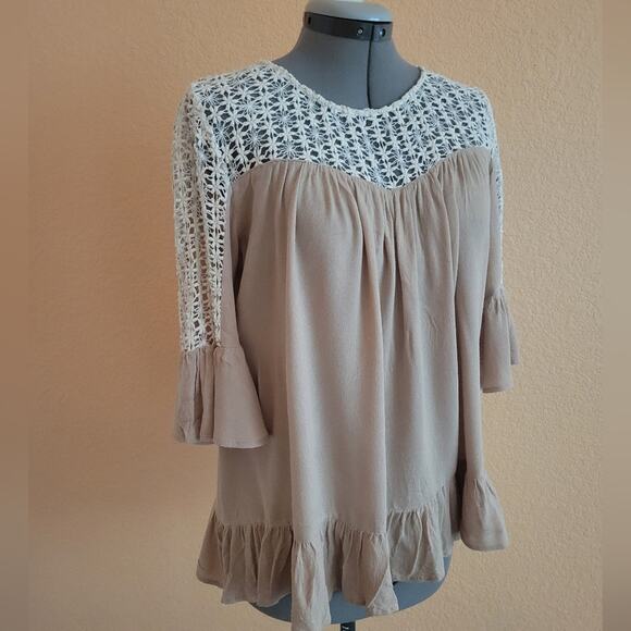 Umgee Crochet Shoulder Ruffle Top Size Small Pink Cream Boho - Picture 3 of 7